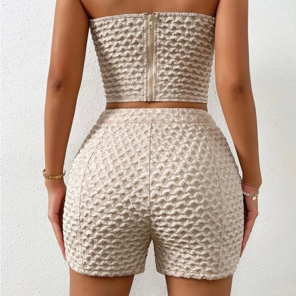 Beautiful two piece set - Picture 2 of 2